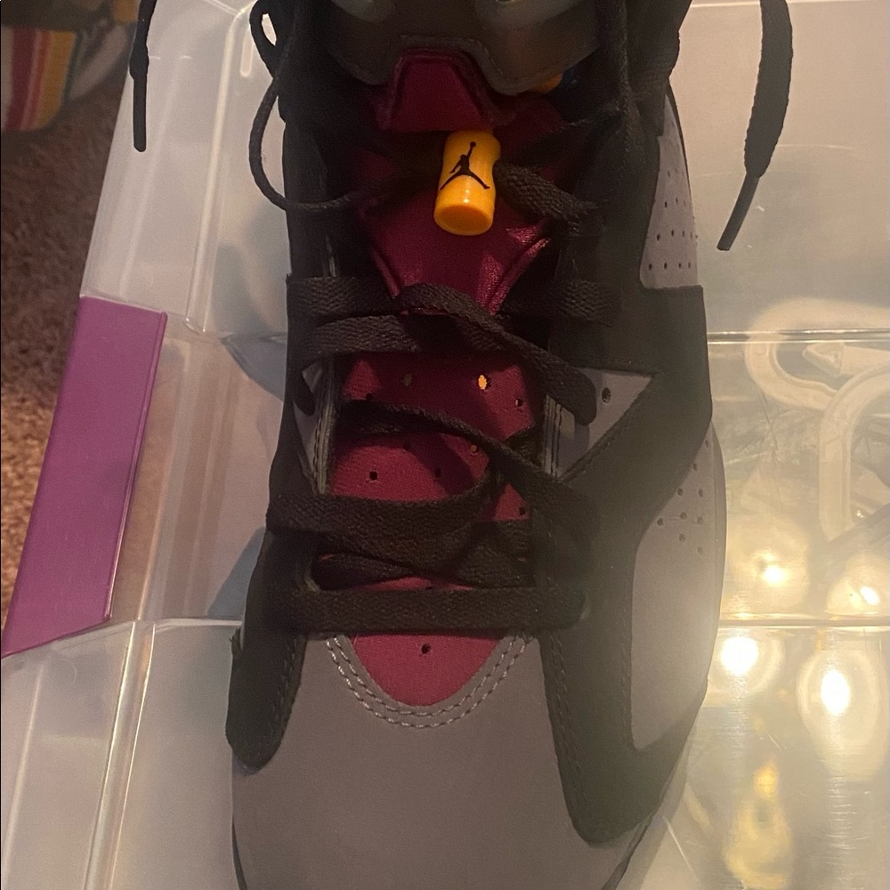 Mens size 11 1/2 jordan 6